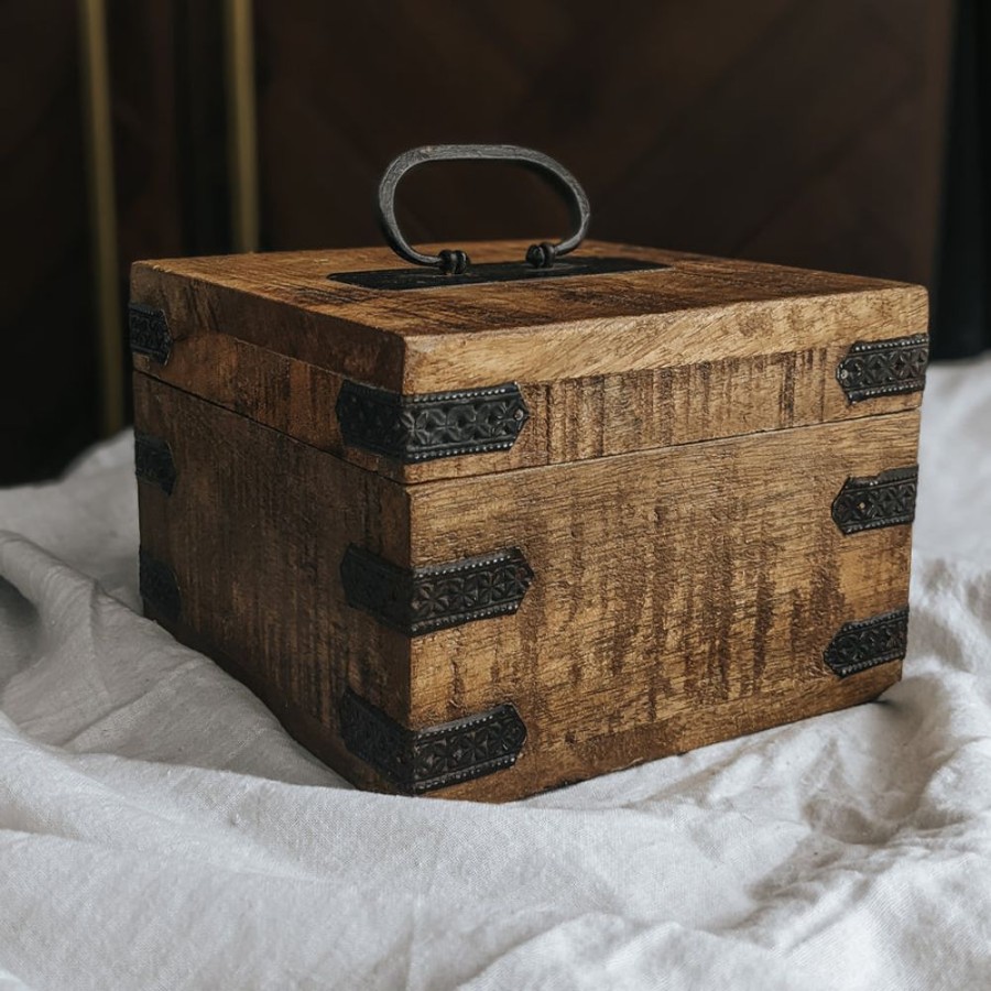 Home Matr Boomie | Wooden Keepsake Treasure Box - Rustic Design