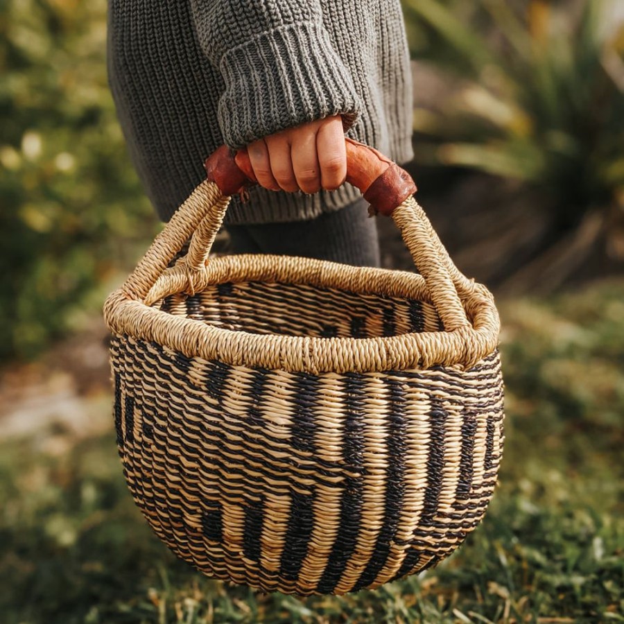 Educational Resources Artisans of Bolgatanga | Small Foraging Bolga Basket - Patterned Designs